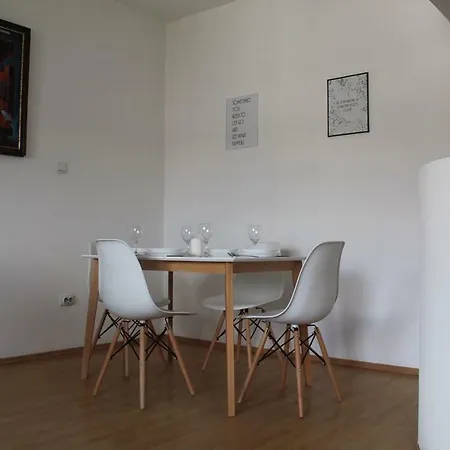 아파트 Central Square 2 Bedroom With Parking